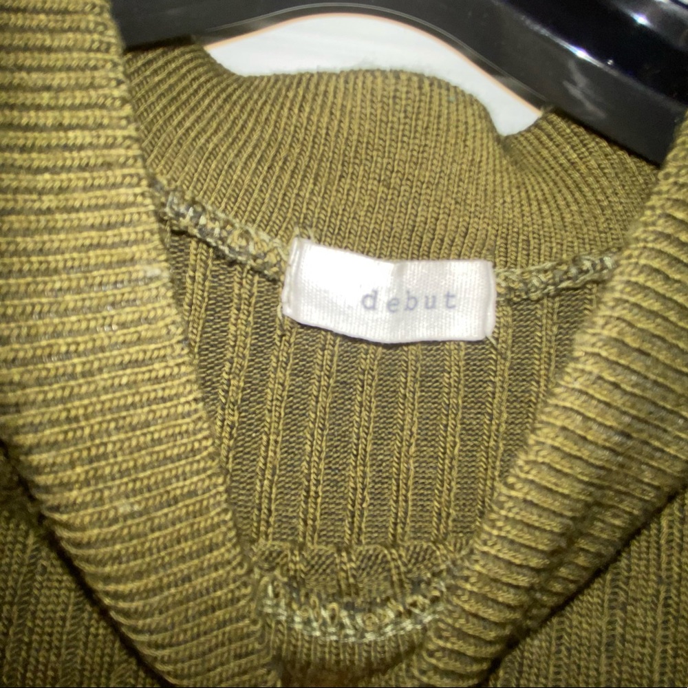 Green Ribbed Crop Top 💚 - Picture 3 of 4